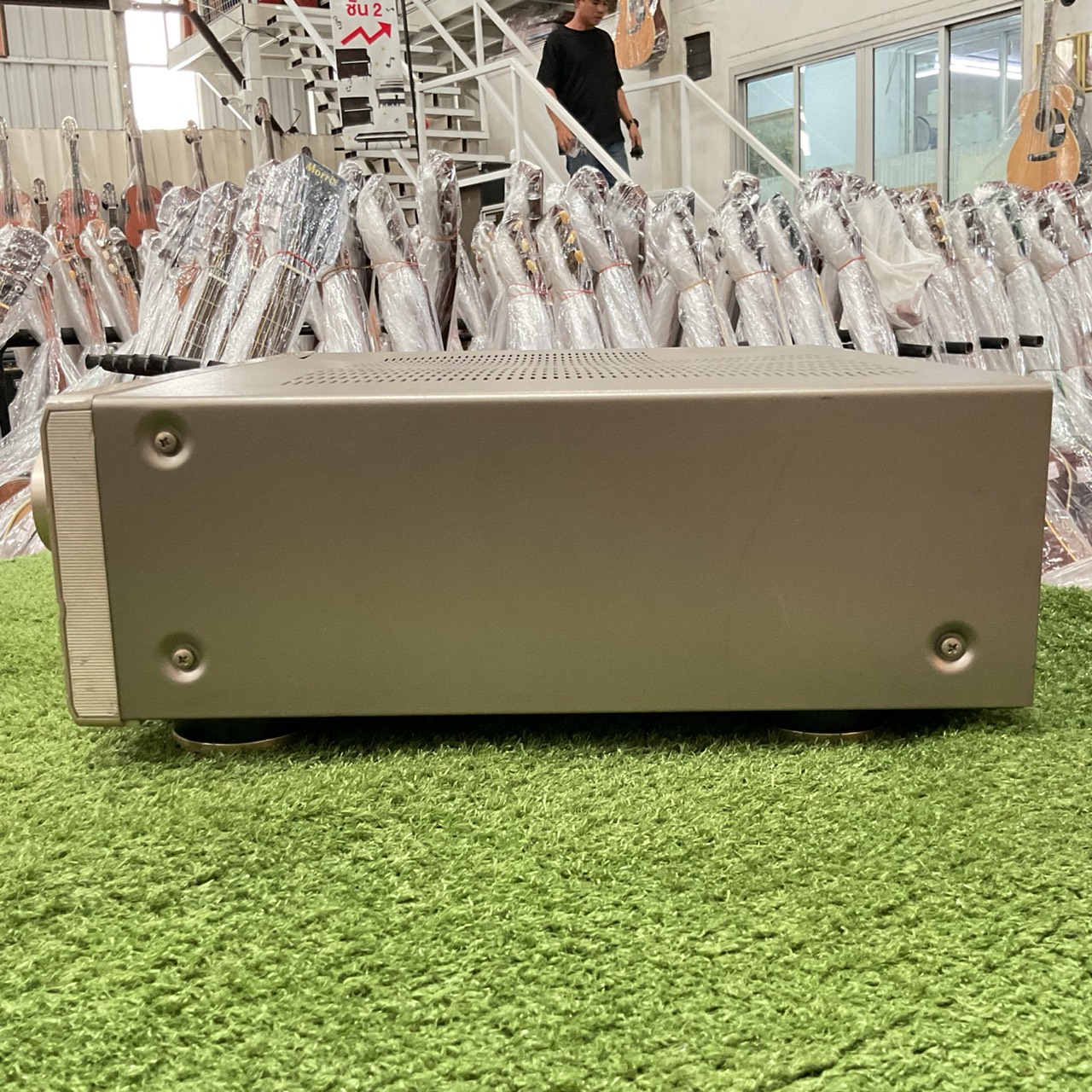 เครื่องขยายเสียง DENON : AVC-1570