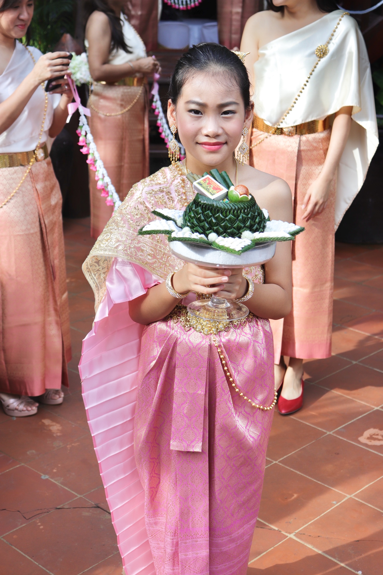 ขันหมากเอก กระทงใบตองรัดมาลัย