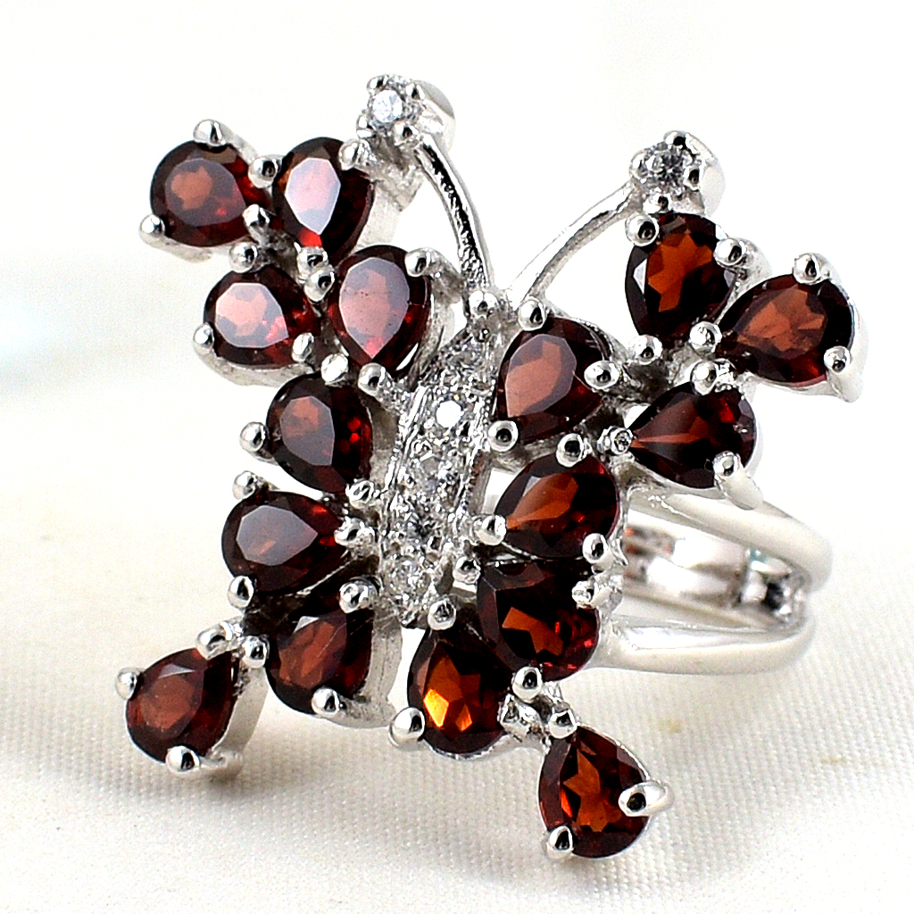 แหวนเงินแท้ราคาถูกชุบทองคำขาว พลอยแท้โกเมน 6.40 กะรัต เพชรCZ 0.14 กะรัต งานประณีตสวยงาม สั่งผลิตค่ะ