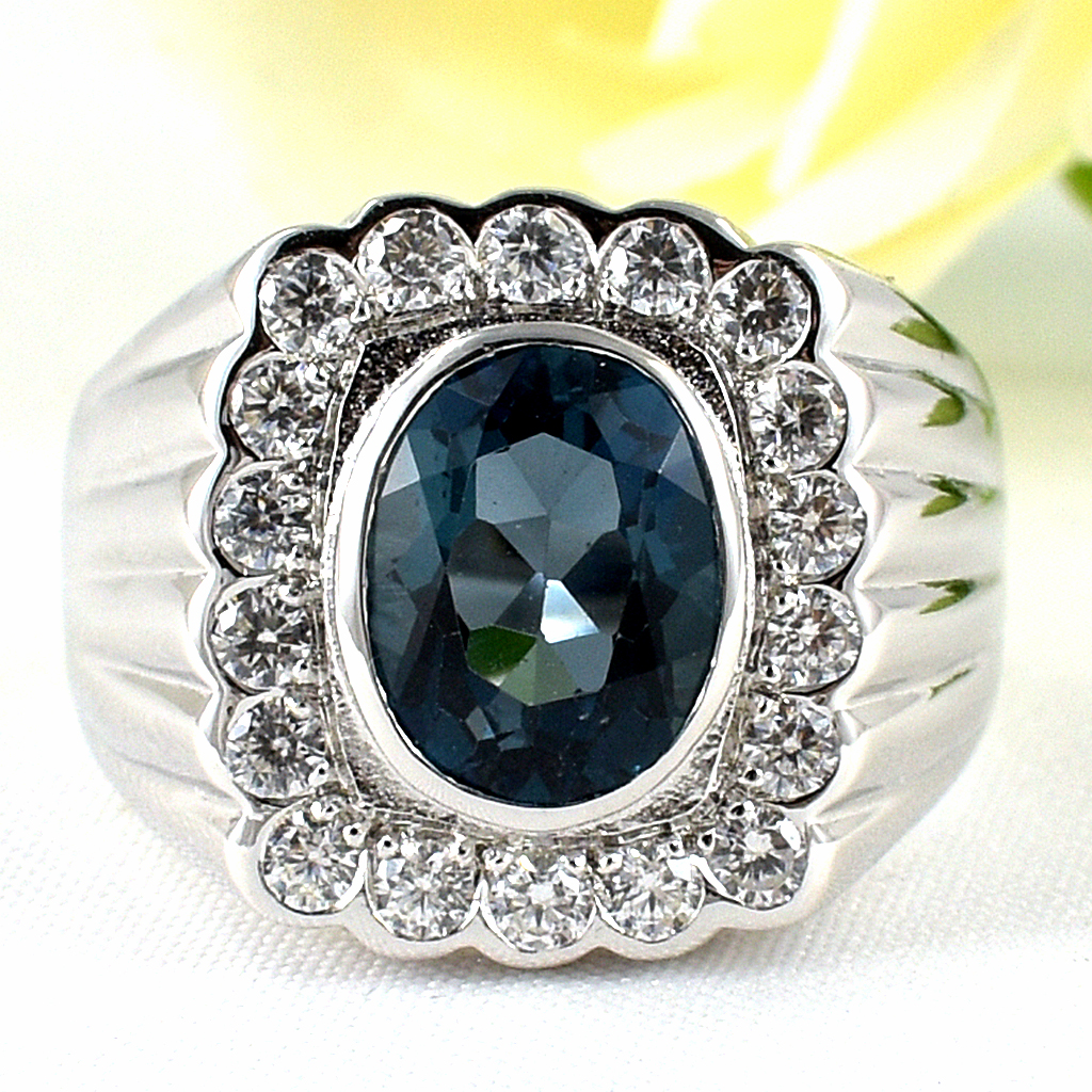 แหวนเงินแท้ราคาถูกชุบทองคำขาว ลอนดอนบลูโทปาซแท้ 3.60 กะรัต เพชรCZ 0.72 กะรัต งานประณีตสวยงาม สั่งผลิตค่ะ