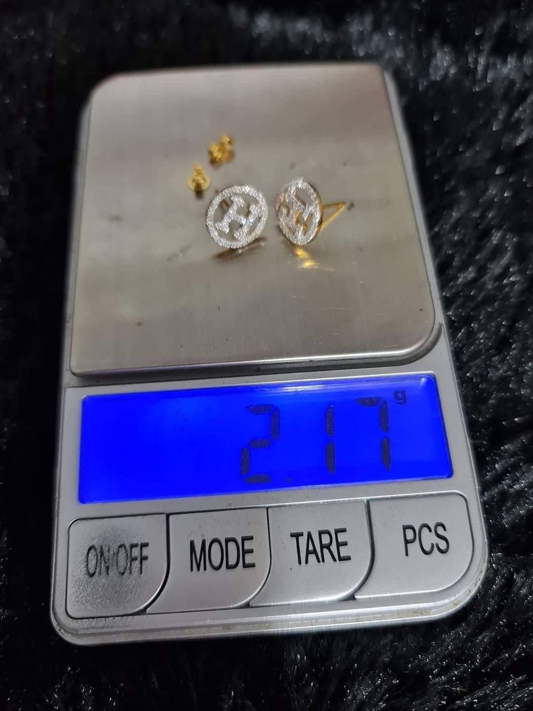 พร้อมส่งและสั่งผลิตต่างหูเพชรแท้ใหญ่ใส่คุ้มเพชรจุกๆแถมความหรูหราแบรนด์ไปอีกค่ะ แต่งงาน หมั้น ใส่เที่ยว ออกงาน ทองคำ 9K เพชรกุหลาบแท้ 0.32 กะรัต 96 เม็๋ด ราคาถูกมาก ส่งฟรี