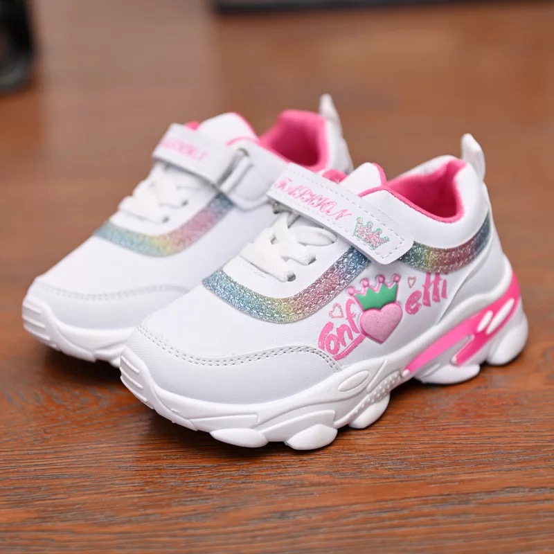 รองเท้าผ้าใบ ไล่ขอบสีรุ้ง แต่งขอบสีชมพู