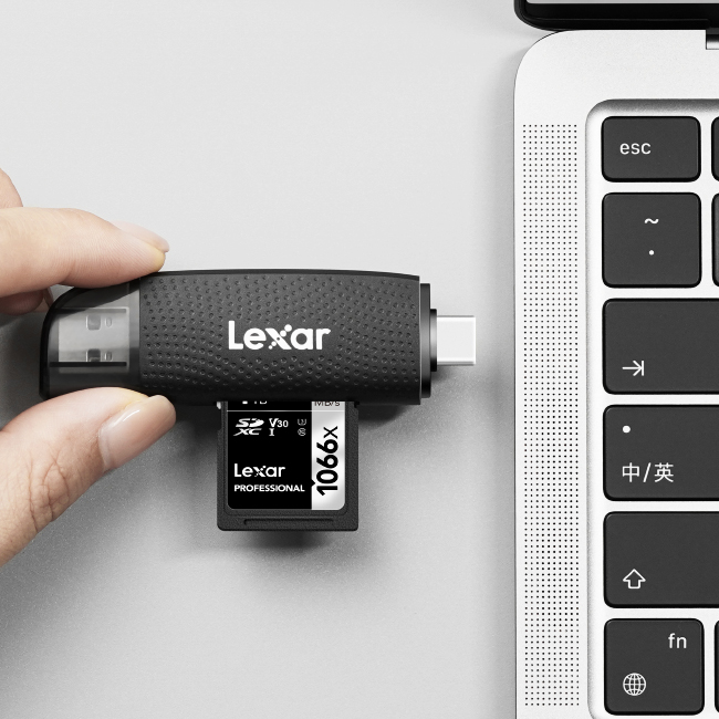 Card Reader Dual-Slot รองรับ SD และ Micro SD Card เชื่อมต่อได้ 2 หัว ทั้ง USB-A และ USB-C by Lexar