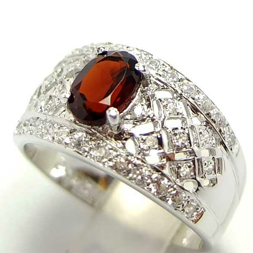 แหวนเงินแท้ราคาถูกชุบทองคำขาว พลอยแท้โกเมน 0.95 กะรัต เพชรCZ 0.358 กะรัต งานประณีตสวยงาม สั่งผลิตค่ะ