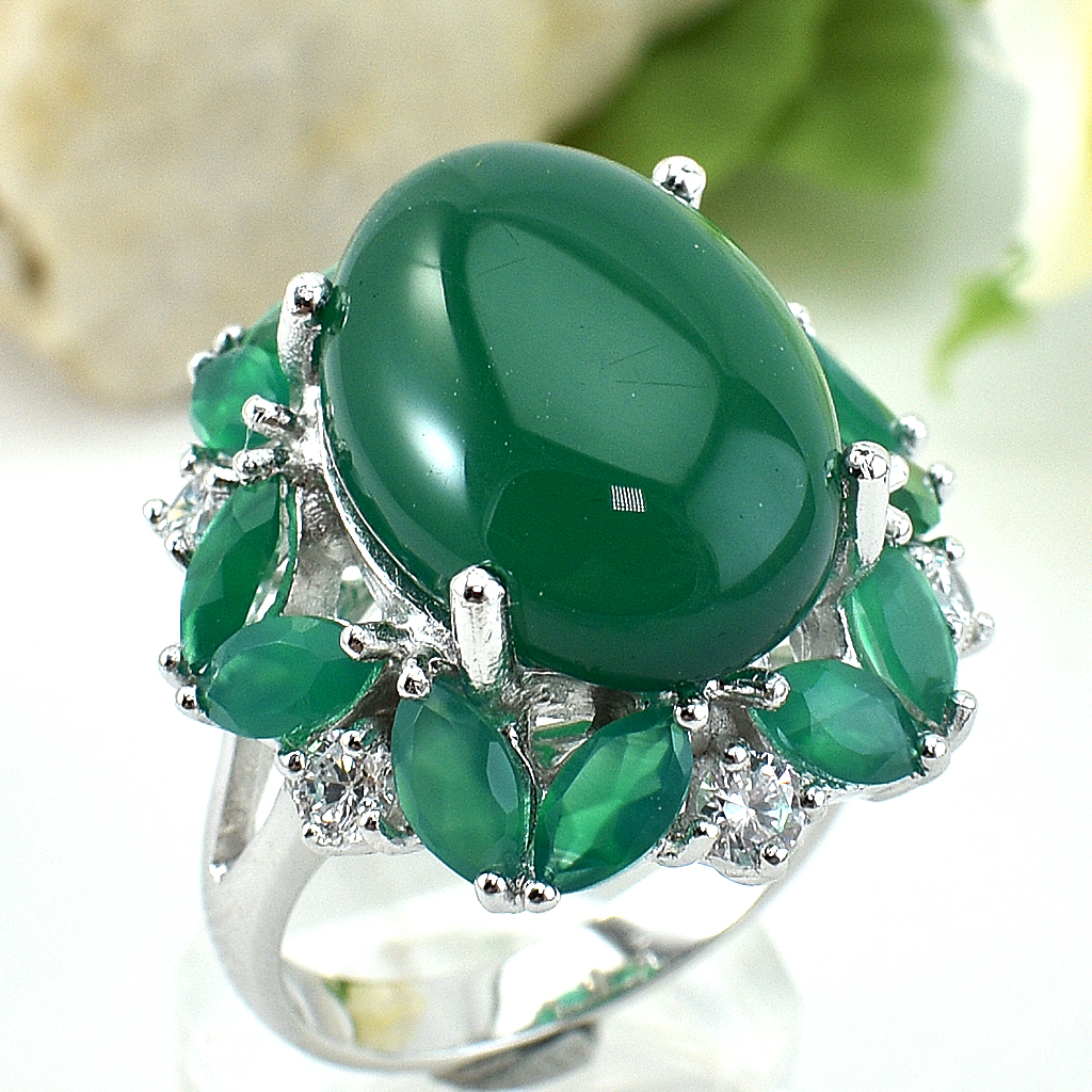 แหวนเงินแท้ราคาถูกชุบทองคำขาว พลอยแท้กรีนอะเกทเม็ดกลาง 13.25 กะรัต พลอยแท้กรีนอะเกทเม็ดข้าง 3.0 กะรัต เพชรCZ 0.30 กะรัต งานประณีตสวยงาม สั่งผลิตค่ะ