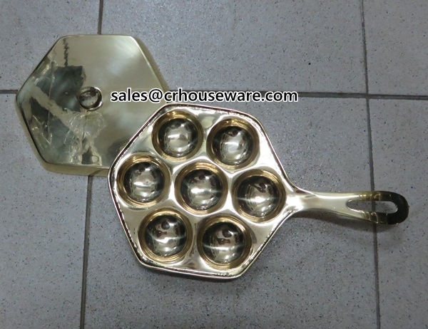 กระทะขนมครกทองเหลือง 7 เต้า 016-KM-B7 Khanom Krok Pan brass There are 7 holes. 016-KM-B7 อุปกรณ์ทำขนม