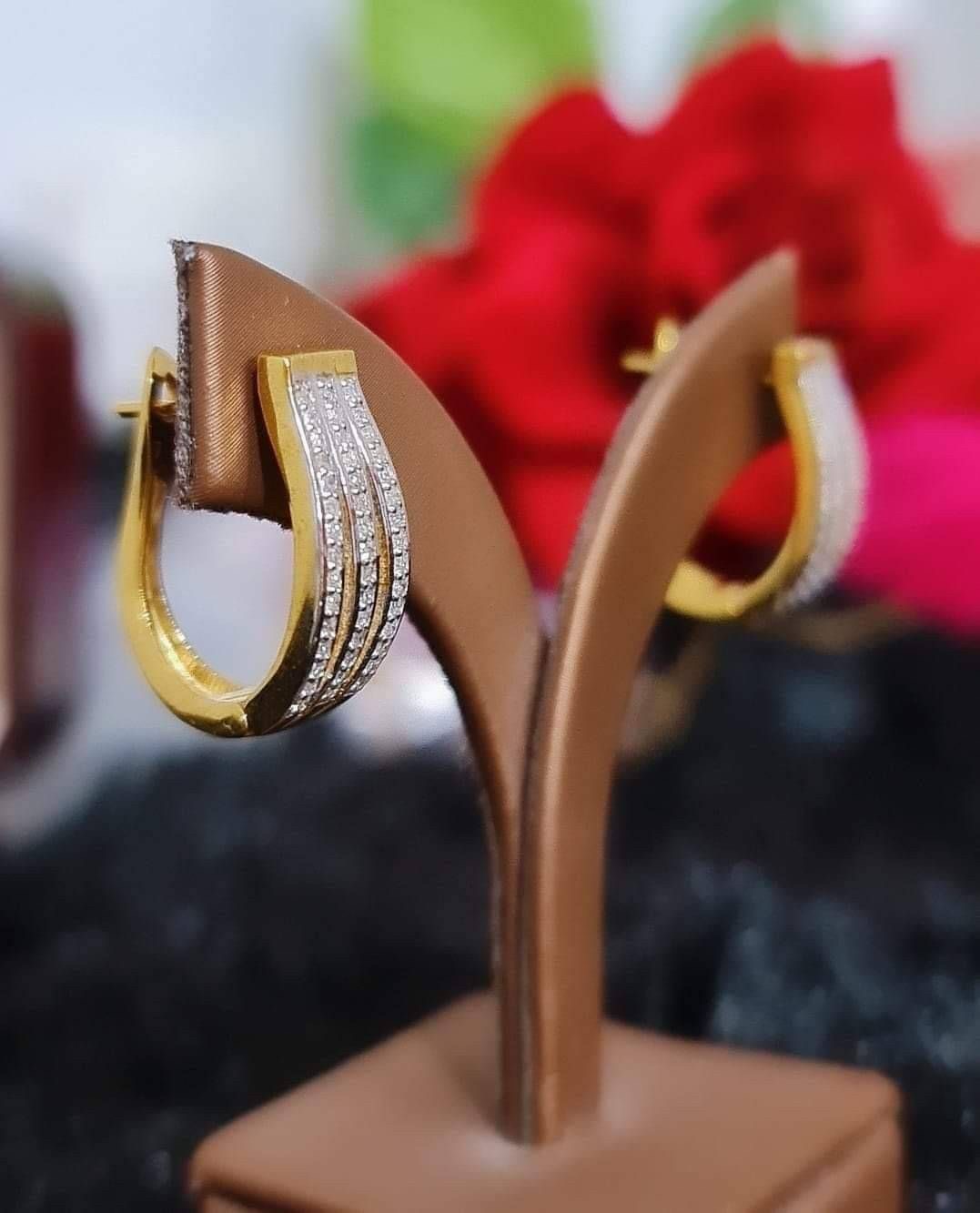 พร้อมส่งและสั่งผลิตต่างหูเพชร แต่งงาน หมั้น ใส่เที่ยว ออกงาน ทองคำ 9K เพชรแท้ 0.30 กะรัต 90 เม็ด ราคาถูกมาก ส่งฟรี