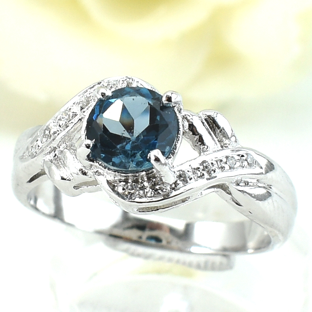 แหวนเงินแท้ราคาถูกชุบทองคำขาว ลอนดอนบลูโทปาซแท้ 1.15 กะรัต เพชรCZ 0.042 กะรัต งานประณีตสวยงาม สั่งผลิตค่ะ