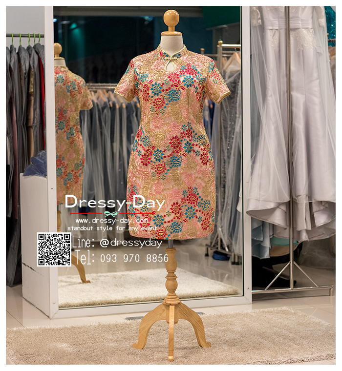 รหัส ชุดกี่เพ้าสาวอ้วน :KPS074 ชุดแม่เจ้าสาว ชุดแม่เจ้าบ่าว ชุดราตรียาวคนอ้วน ผ้าลูกไม้เรียบหรู งานปักมือ สีชมพู ปักลายดอก เหมาะสำหรับงานแต่งงาน งานกลางคืน กี่เพ้าสั้น ชุดยกน้ำชา