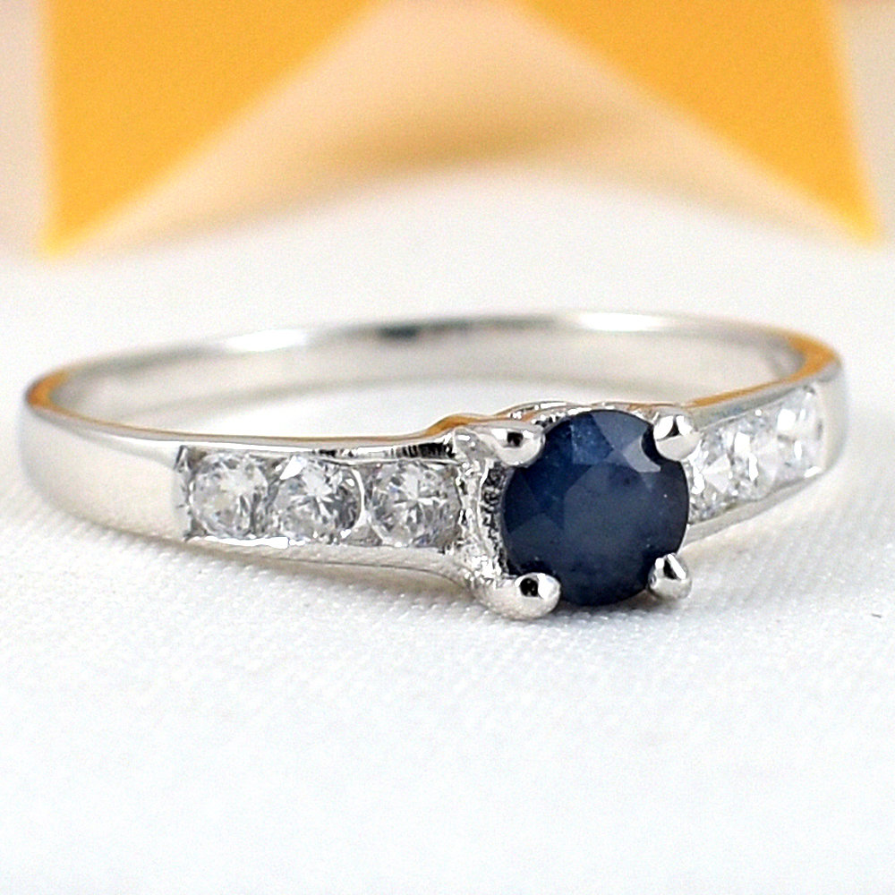 แหวนเงินแท้ราคาถูกชุบทองคำขาว ไพลินแท้ 0.37 กะรัต เพชรCZ 0.18 กะรัต งานประณีตสวยงาม สั่งผลิตค่ะ