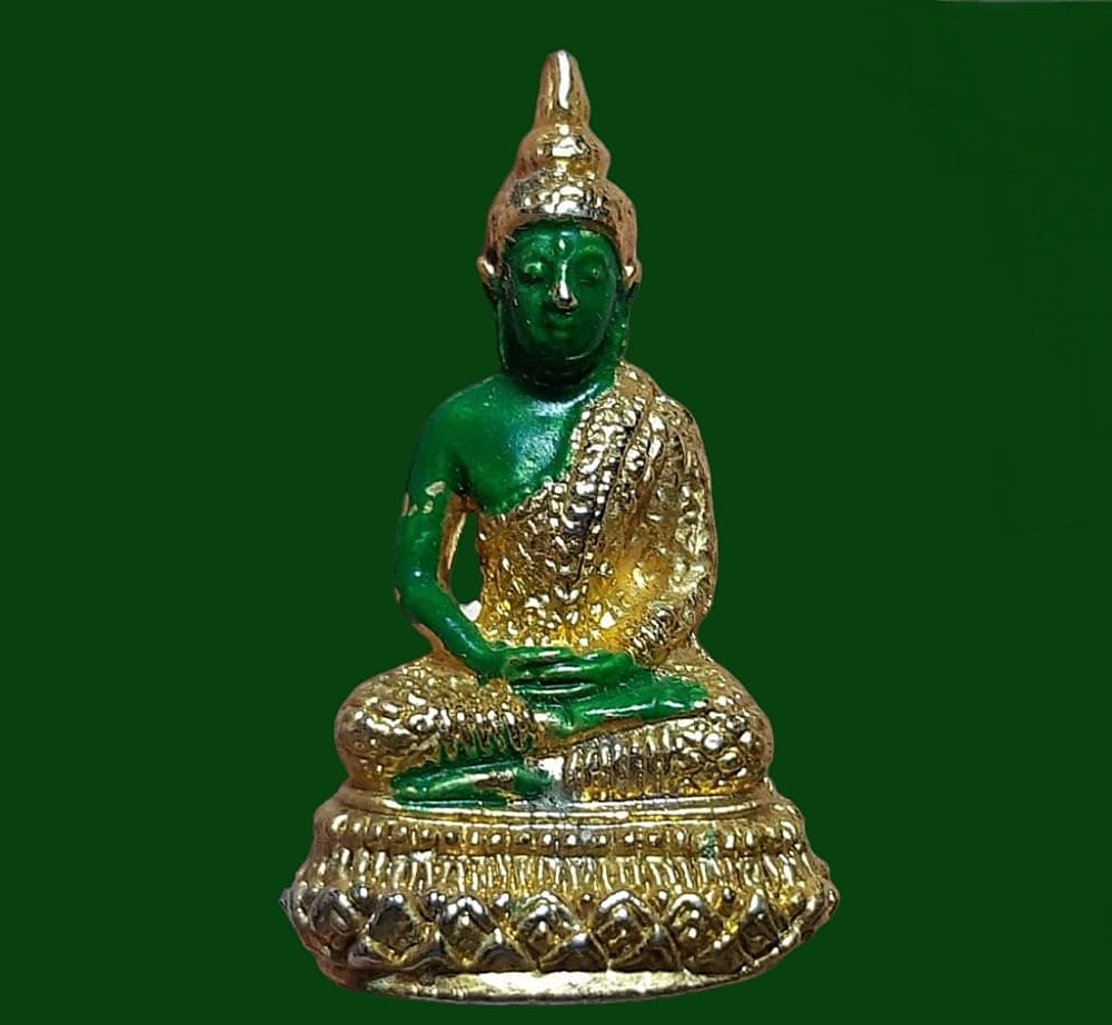 รูปเหมือนหล่อ พระแก้วมรกต วัดพระศรีรัตนศาสดาราม(วัดพระแก้ว) กรุงเทพมหานคร พร้อมกล่องเดิม โรงพยาบาลเชียงรายประชานุเคราะห์ ปี 2518 เนื้อโ่ลหะทาสี
