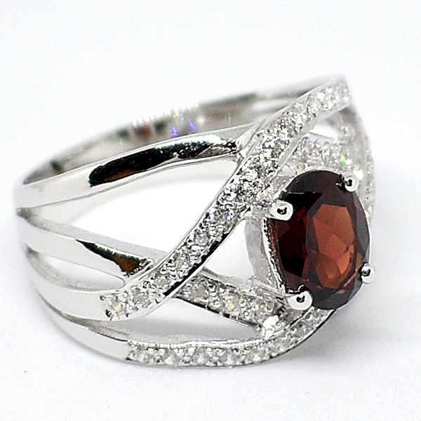 แหวนเงินแท้ราคาถูกชุบทองคำขาว พลอยแท้โกเมน 1.40 กะรัต เพชรCZ 0.38 กะรัต งานประณีตสวยงาม สั่งผลิตค่ะ