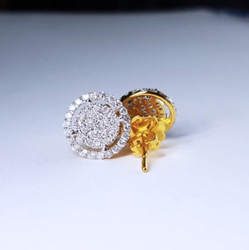 สั่งผลิตต่างหูทองเพชรเบลเยี่ยมคัท ใส่ทุกวัน ใส่เที่ยว ออกงาน เพชรแท้ ทอง18K 1.05 ตัง 2.80 กรัม น้ำ 98 ราคาถูกมาก มีใบรับประกันค่ะ