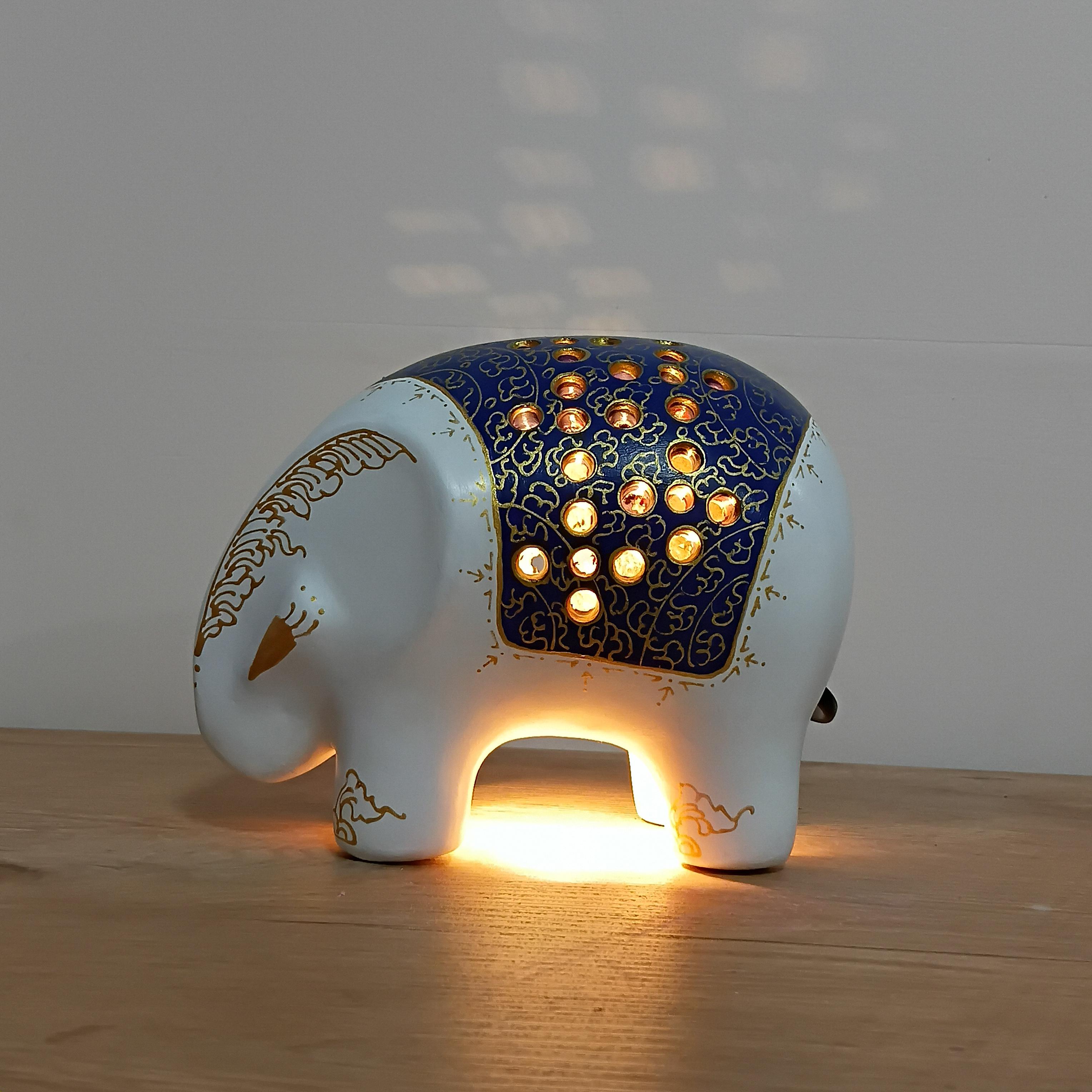 โคมไฟช้างแบบตั้งโต๊ะ Size L