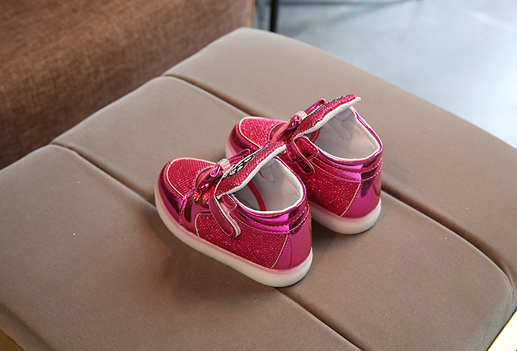 รองเท้าผ้าใบ คิตตี้้ มีไฟ