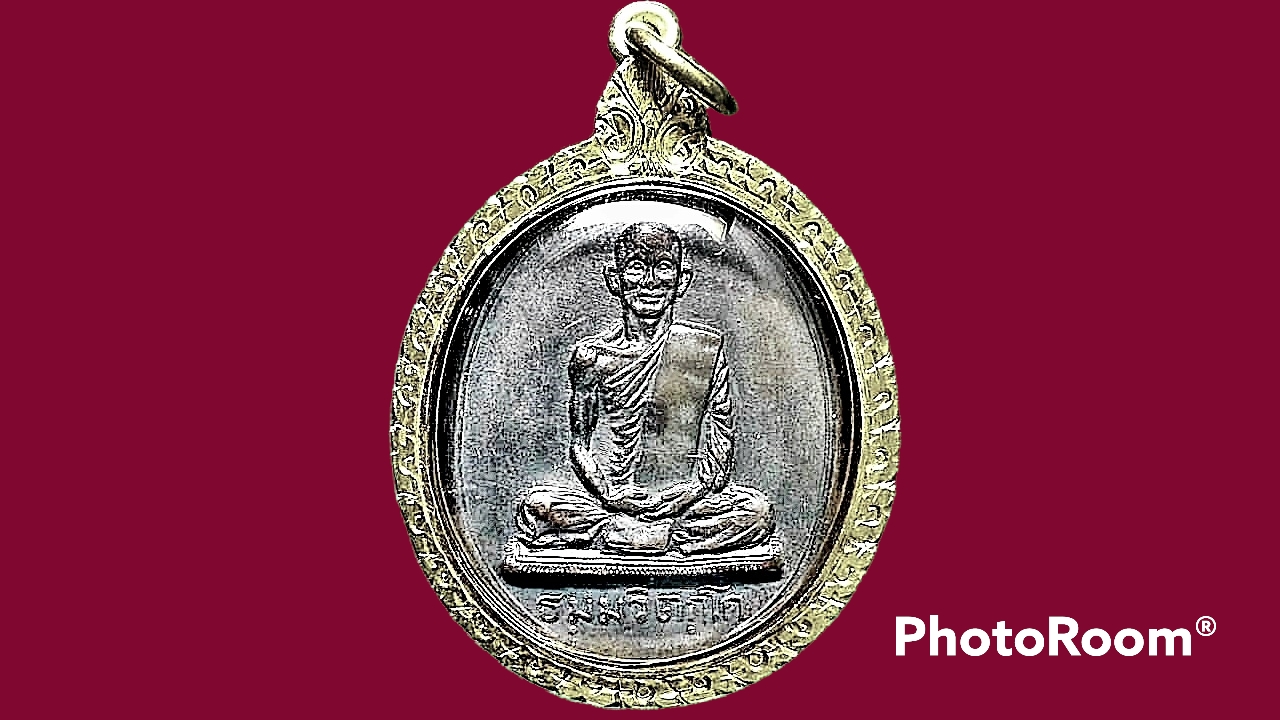 เหรียญสังฆาฏิใหญ่ เจ้าคุณนรรัตน์ ราชมานิต วัดเทพศิรินทราวาส เลี่ยมทองคำพร้อมแขวน
