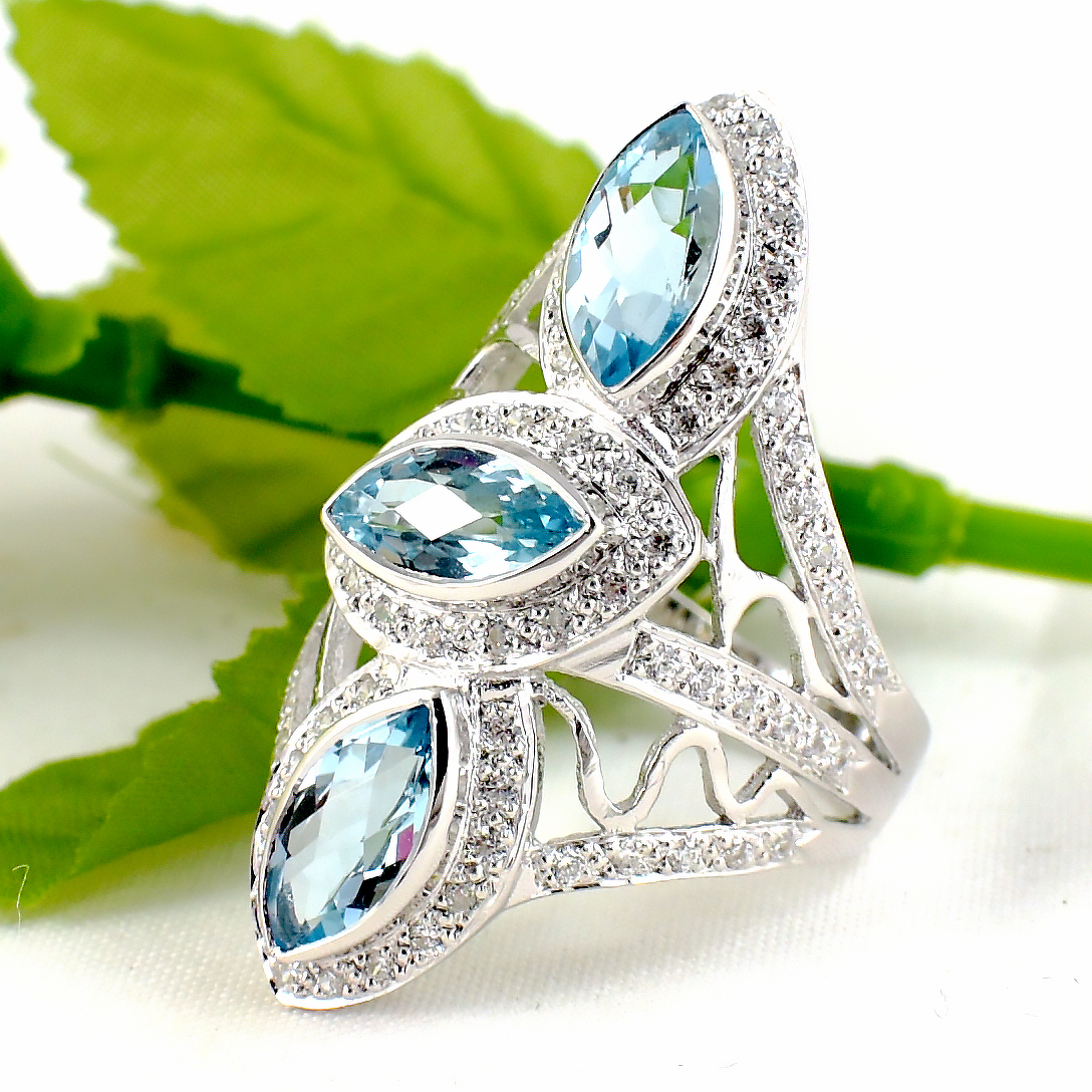 แหวนเงินแท้ราคาถูกชุบทองคำขาว สวิสบลูโทปาซแท้ 3.60 กะรัต เพชรCZ 0.79 กะรัต งานประณีตสวยงาม สั่งผลิตค่ะ