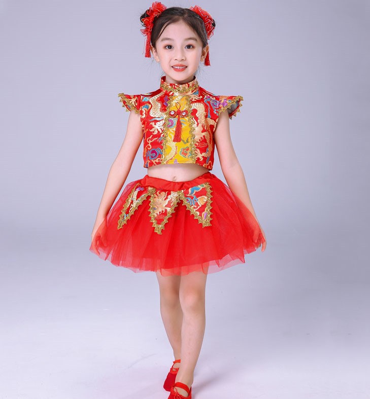 พร้อมส่ง ชุดจีน กี่เพ้า หญิงเอวลอย,ชายเปิดไหล่ สีแดง