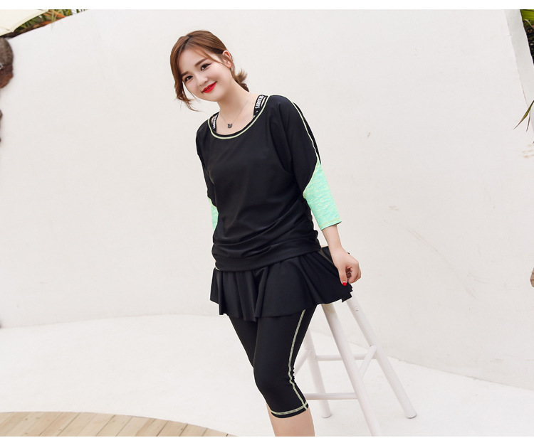 ชุดว่ายน้ำคนอ้วน6xl กันuv เซต 3 ชิ้น บรารอบอก 42-50 กางเกงรอบเอว 36-44 สะโพก44-56นิ้ว ยาว 28 นิ้ว เสื้อตัวนอก อก 52 นิ้วยาว 29 นิ้วค่ะ ผ้าดีงานสวยค่ะ