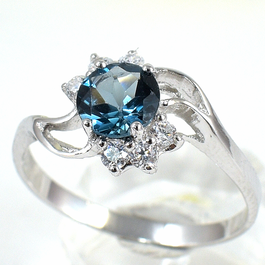 แหวนเงินแท้ราคาถูกชุบทองคำขาว ลอนดอนบลูโทปาซแท้ 1.15 กะรัต เพชรCZ 0.18 กะรัต งานประณีตสวยงาม สั่งผลิตค่ะ