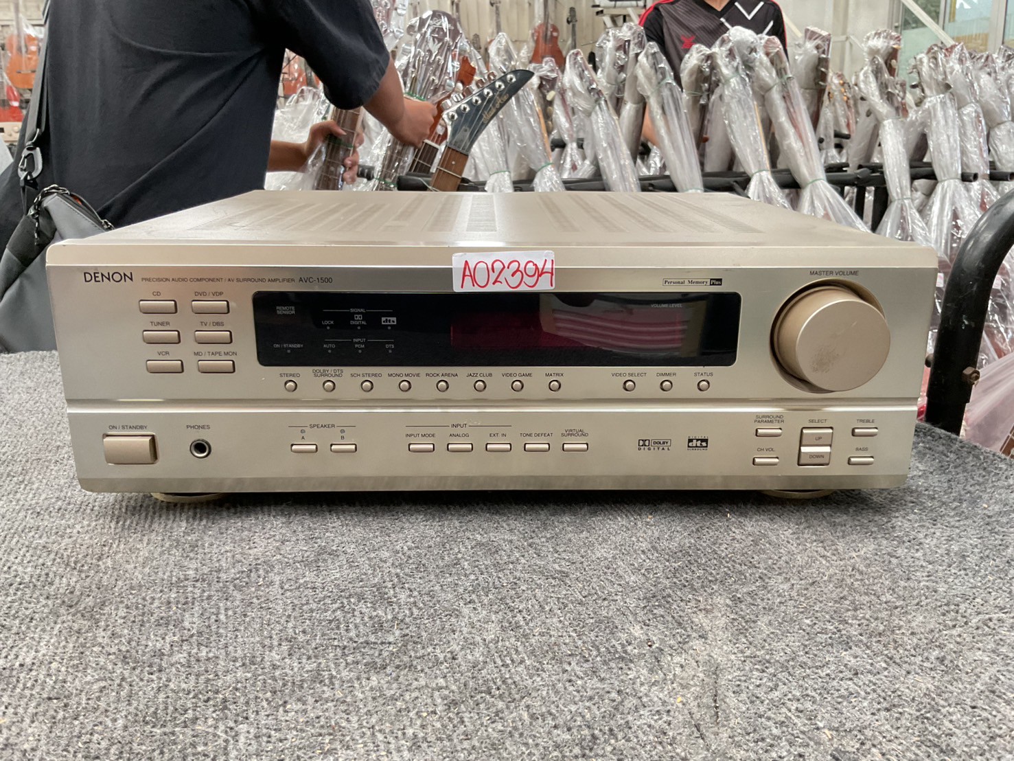 เครื่องขยายเสียง DENON : AVC-1500
