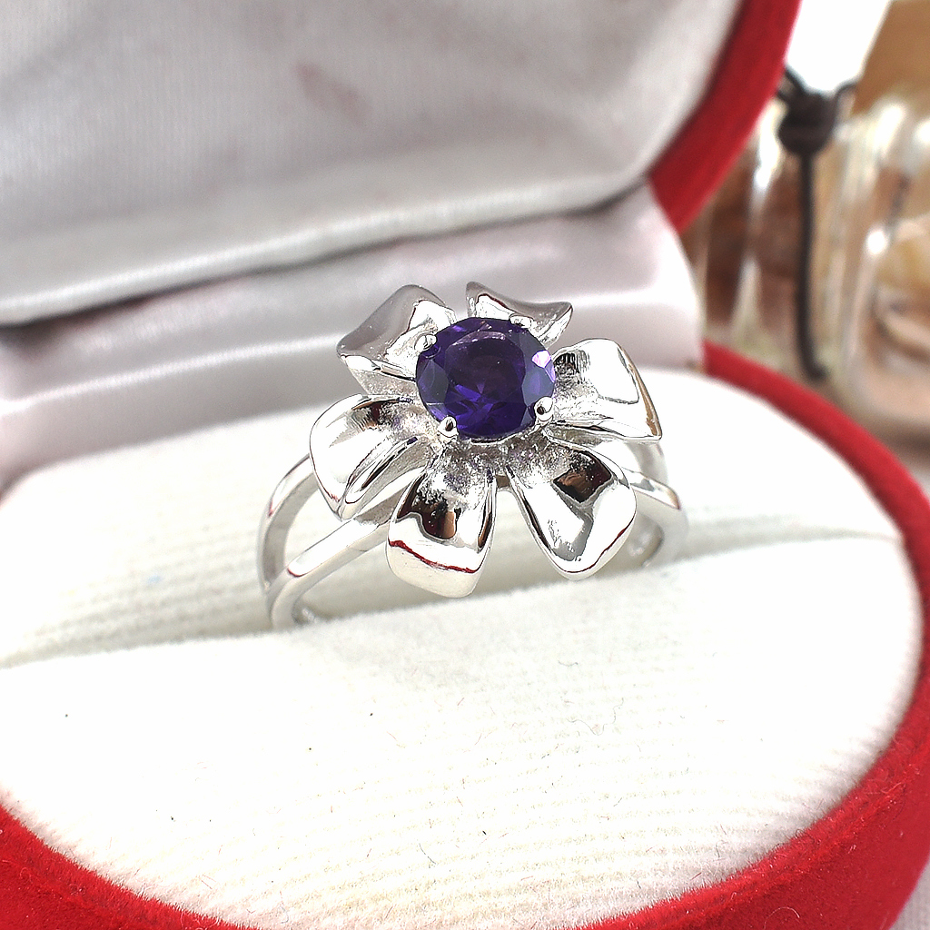 แหวนเงินแท้ราคาถูกชุบทองคำขาว แอมิทิสต์แท้ 0.50 กะรัต งานประณีตสวยงาม สั่งผลิตค่ะ