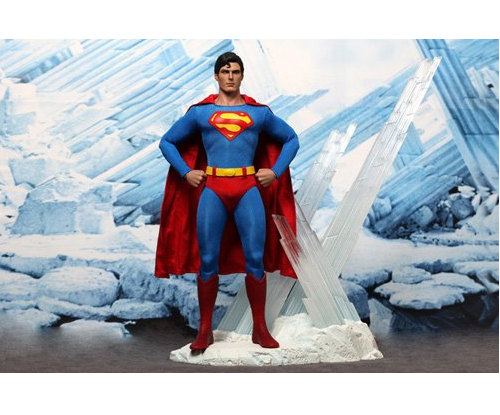 HOTTOYS - Superman - Superman (คลาสิก)