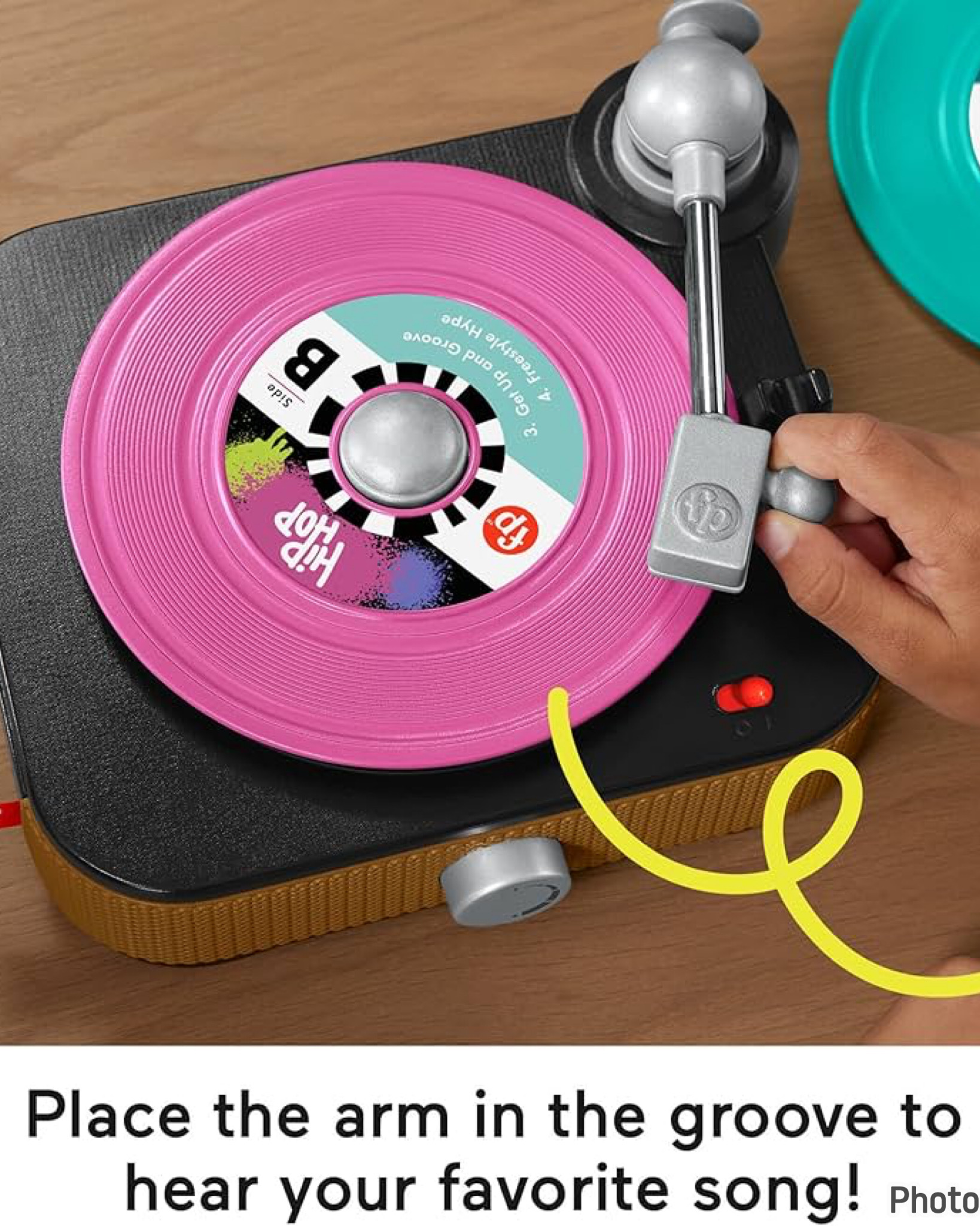 เครื่องเล่นแผ่นเสียงดนตรี Fisher-Price® Deluxe Rockin’ Record Player