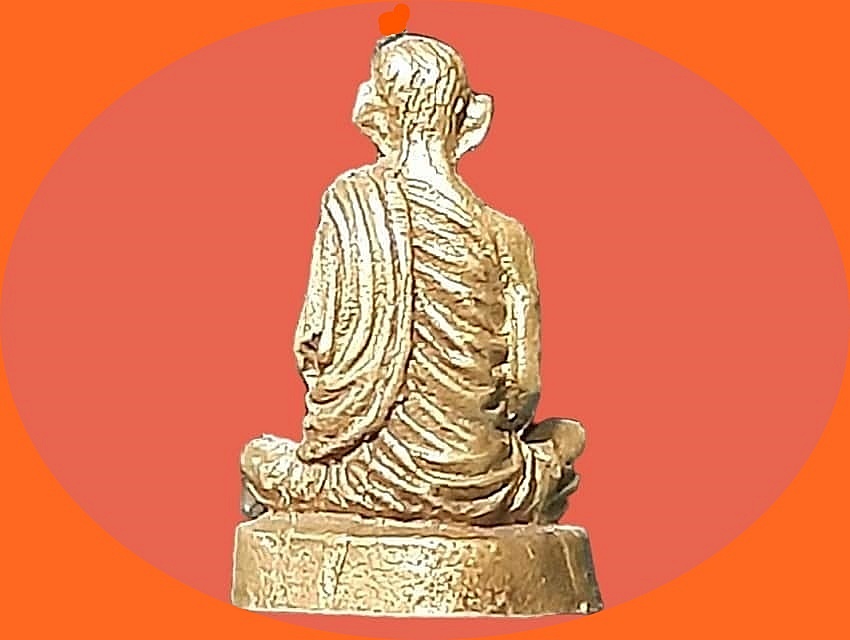 รูปเหมือนหล่อ หลวงพ่อเคลือบ วัดหนองกระดี่ อุทัยธานี หล่อตัน เนื้อทองผสม ฐานตอก ๑๙