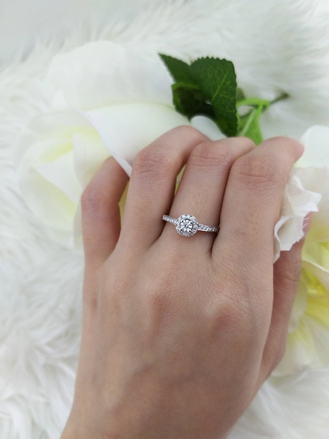 สั่งผลิตเพชรเบลเยี่ยมคัท แหวนแต่งงาน แหวนหมั้น ใส่เที่ยว ออกงาน แหวนทองคำ 18K เพชรแท้ 0.34 กะรัต 2.43 กรัม น้ำ 99 ราคาถูกมาก มีใบรับประกันค่ะ