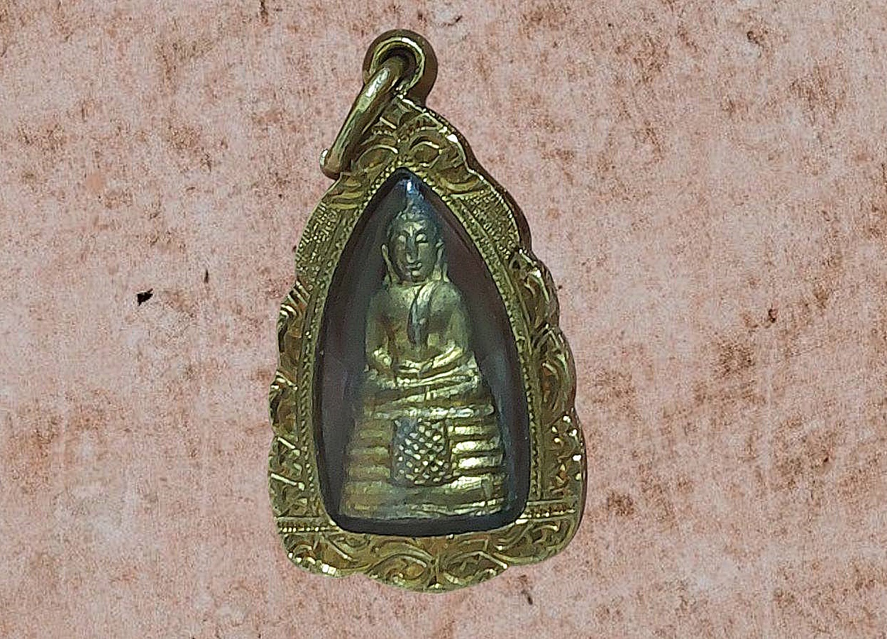 กริ่งเล็ก หลวงพ่อโสธร วัดโสธรวราราม ปี 2503-2506 หน้าฝรั่ง เลี่ยมทองคำ