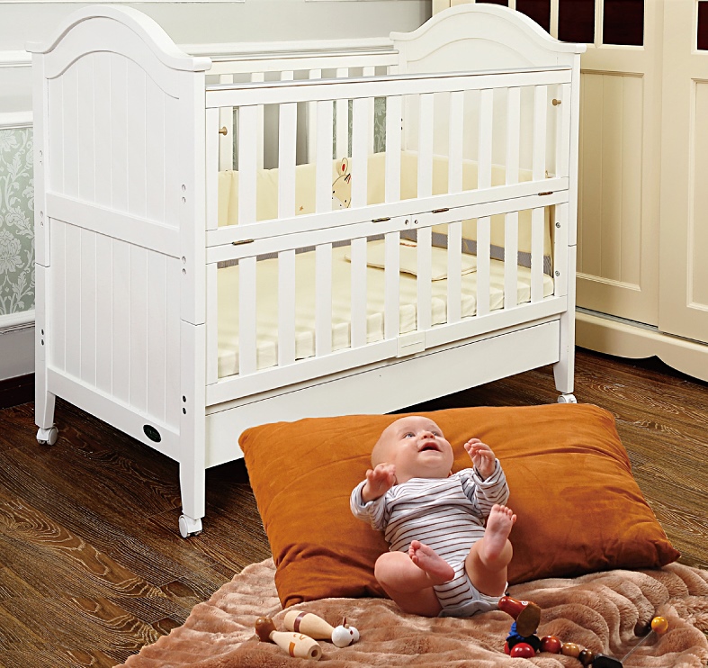 เตียงเด็ก ไม้สีขาว มีลิ้นชักเก็บของ ปรับเป็นโต๊ะได้ มีลิ้นชัก TP21048 (WD6A)