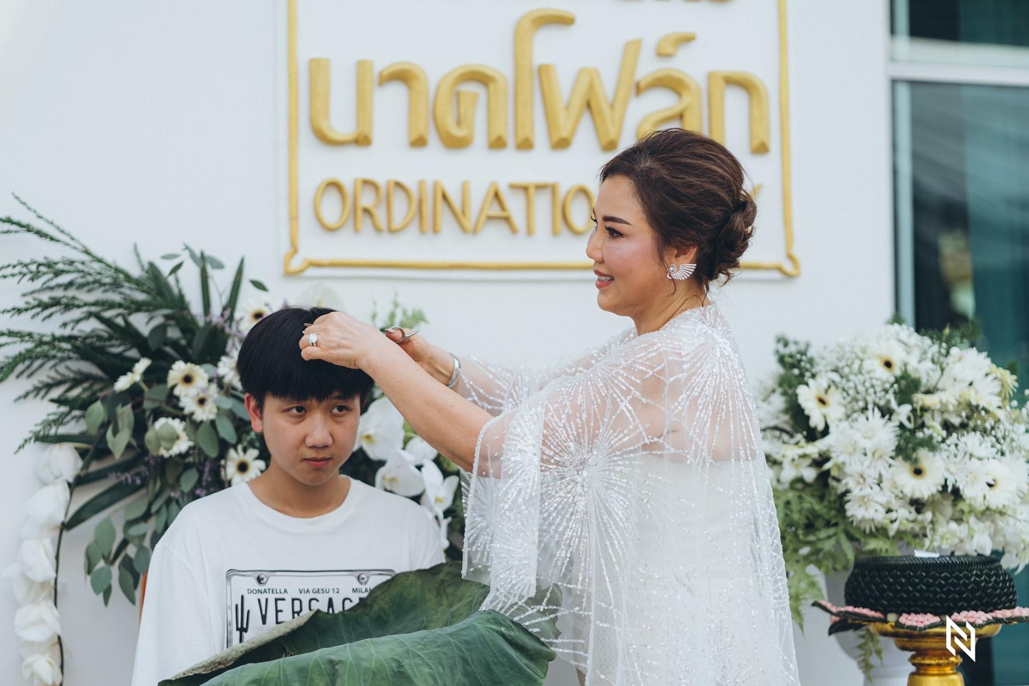 แบคดรอปงานอุปสมบท