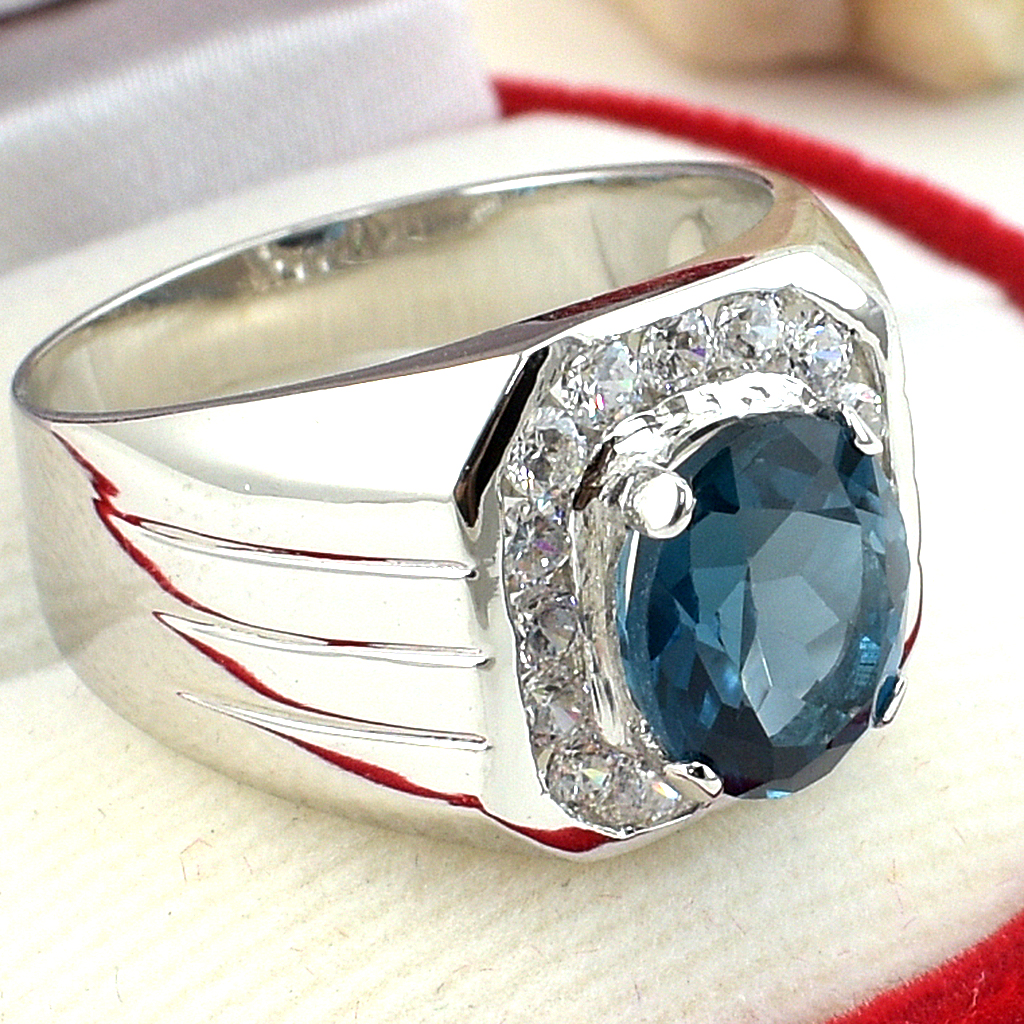 แหวนเงินแท้ราคาถูกชุบทองคำขาว ลอนดอนบลูโทปาซแท้ 3.60 กะรัต เพชรCZ 0.48 กะรัต งานประณีตสวยงาม สั่งผลิตค่ะ