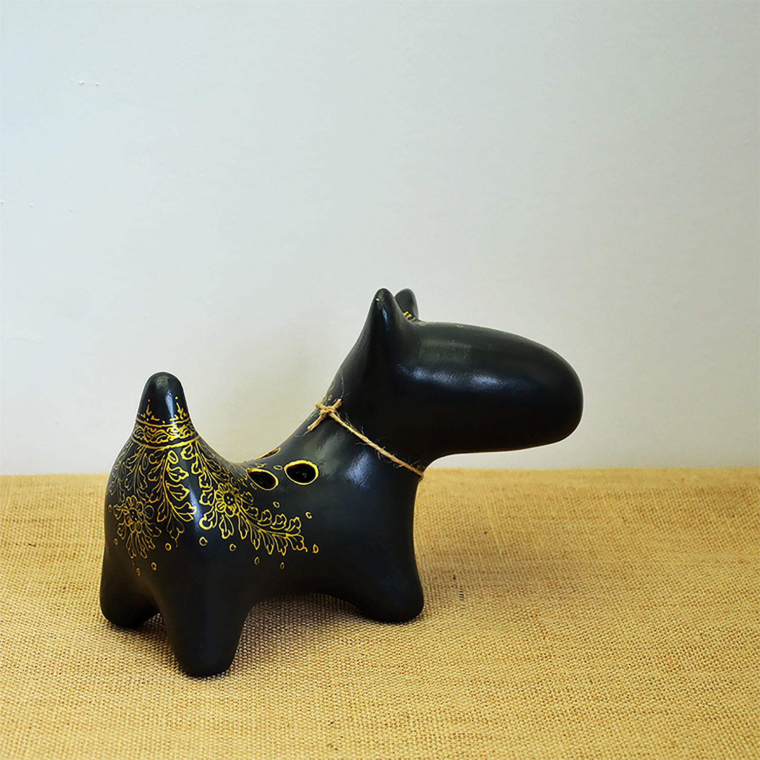 น้องหมาเสียบปากกา ดำเส้นทอง