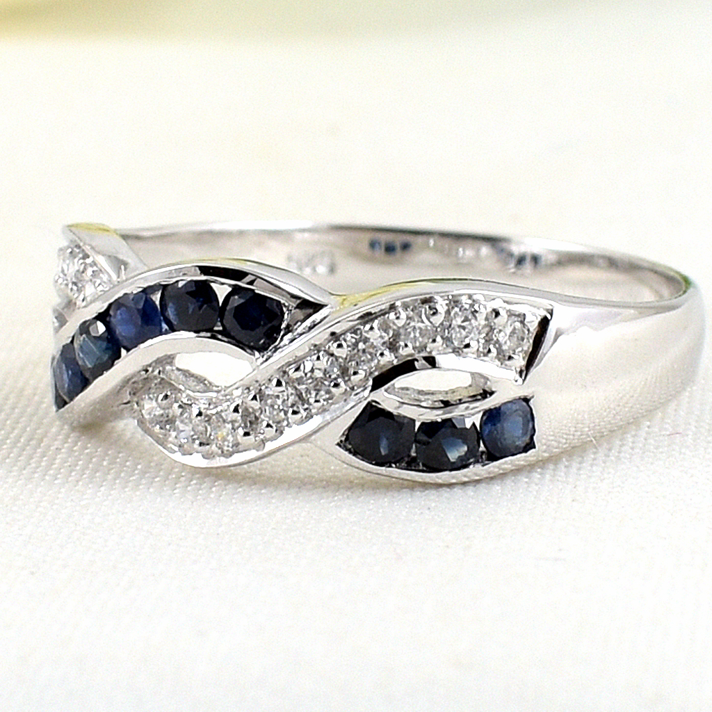 แหวนเงินแท้ราคาถูกชุบทองคำขาว ไพลินแท้ 0.66 กะรัต เพชรCZ 0.13 กะรัต งานประณีตสวยงาม สั่งผลิตค่ะ