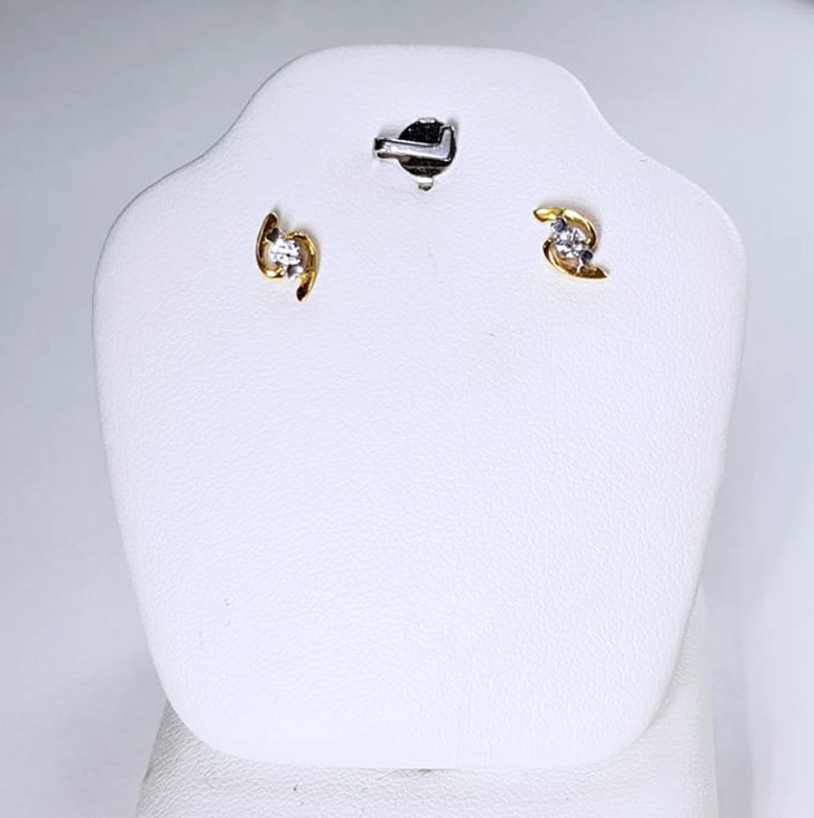 สั่งผลิตต่างหูทองเพชรเบลเยี่ยมคัท ใส่ทุกวัน ใส่เที่ยว ออกงาน เพชรแท้ ทอง18K 14 ตัง 2.49 กรัม น้ำ 98 ราคาถูกมาก มีใบรับประกันค่ะ