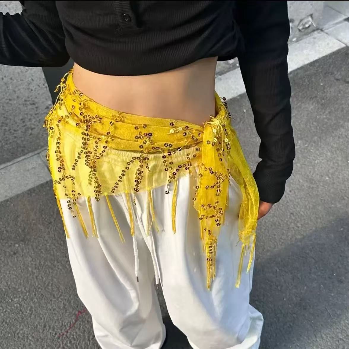 ผ้าผูกเอว พันสะโพกเต้นรำ ผ้าพันสามเหลี่ยมประดับเลื่อมสำหรับเต้นรำหน้าท้องแบบใหม่ ผ้าพันคอพู่สำหรับฝึกซ้อมเต้นสะโพก