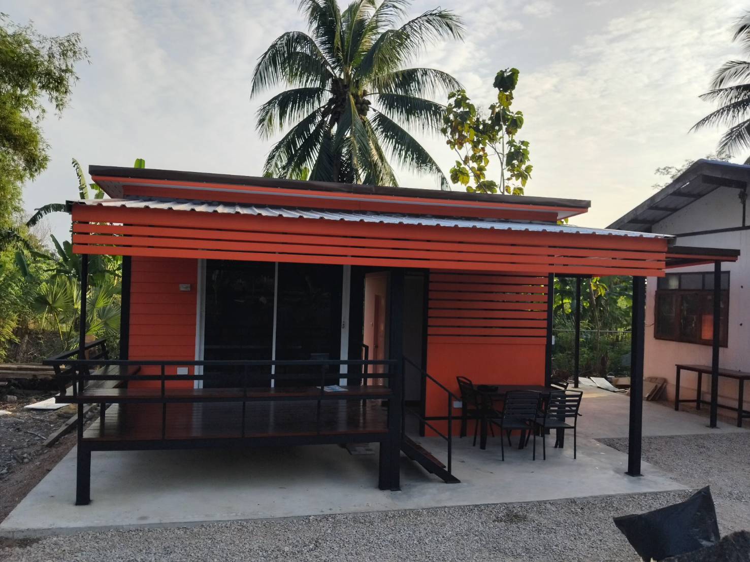 1นอน1ระเบียง1ห้องครัวเปิด1ห้องน้ำ1ที่จอดรถฟรีติดตั้ง