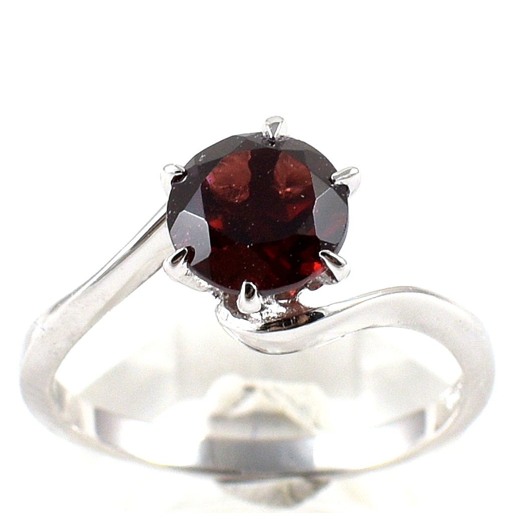 แหวนเงินแท้ราคาถูกชุบทองคำขาว โกเมนแท้ 1.65 กะรัต งานประณีตสวยงาม สั่งผลิตค่ะ