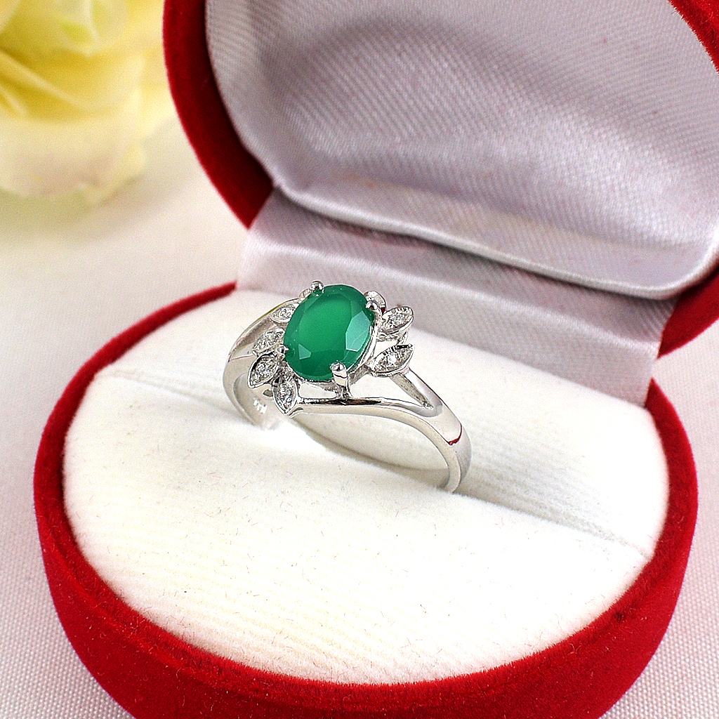 แหวนเงินแท้ราคาถูกชุบทองคำขาว พลอยแท้กรีนอะเกท 1.25 กะรัต เพชรCZ 0.063 กะรัต งานประณีตสวยงาม สั่งผลิตค่ะ