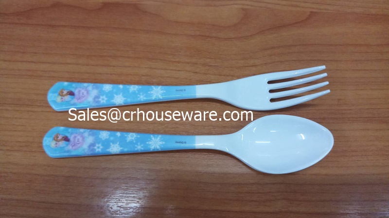 ช้อน-ส้อมเล็ก ลายโฟรเซนวินเทอร์ SP/F2359