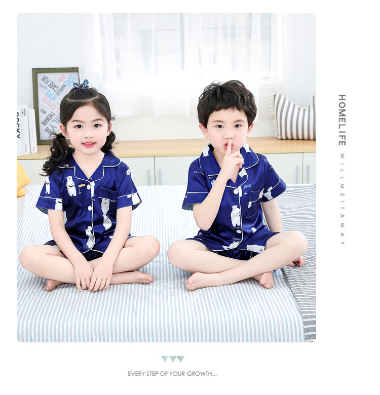 ชุดนอนเด็ก ชุดนอนผ้าซาติน แขนสั้น แบบมีลาย