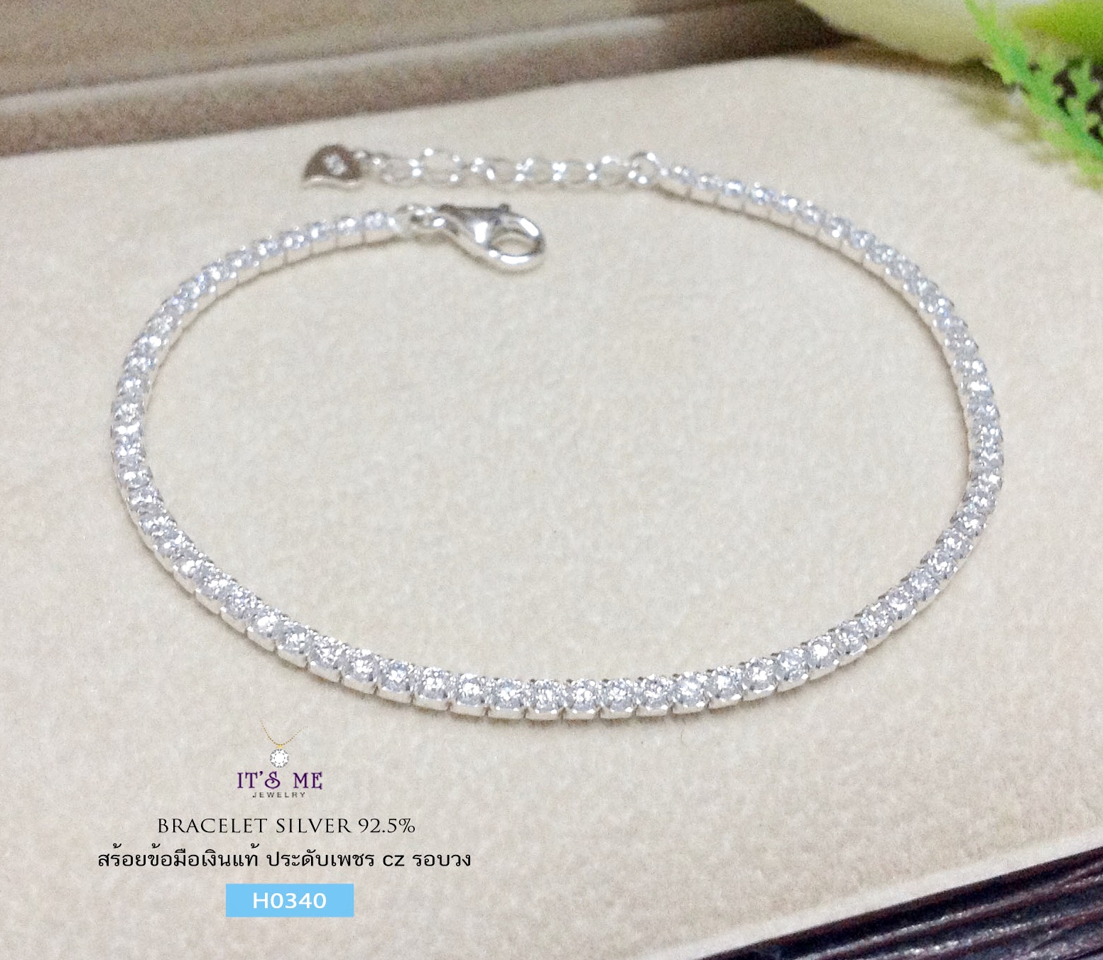 สร้อยข้อมือเงินแท้92.5% ประดับเพชร cz รอบวง เพชรเล่นแสงดีมากๆ ค่ะ Free size 6-7 นิ้ว(เนื้อเงินแท้ )