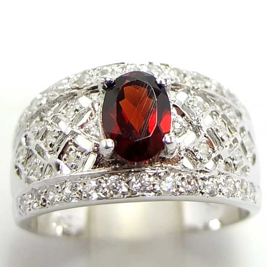 แหวนเงินแท้ราคาถูกชุบทองคำขาว พลอยแท้โกเมน 0.95 กะรัต เพชรCZ 0.358 กะรัต งานประณีตสวยงาม สั่งผลิตค่ะ