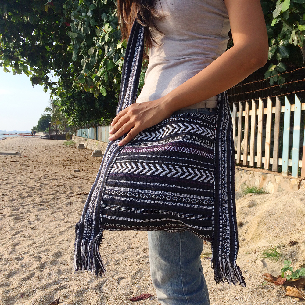 ขายย่าม ย่ามกะเหรี่ยง ย่ามชาวเขา ขายย่ามกระเหรี่ยงทอมือ กระเป๋าฮิปปี้ กระเป๋าโบฮีเมียน กระเป๋าแนวๆ กระเป๋าแนวเซอร์ๆ