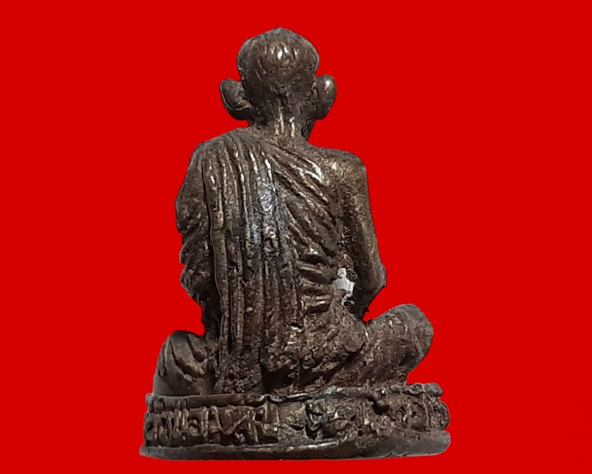 รูปเหมือนหล่อ หลวงพ่อเคลือบ วัดบ่อพลับ จ.นครสวรรค์