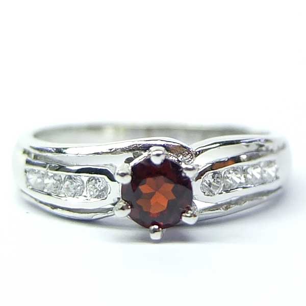 แหวนเงินแท้ราคาถูกชุบทองคำขาว พลอยแท้โกเมน 0.45 กะรัต งานประณีตสวยงาม สั่งผลิตค่ะ