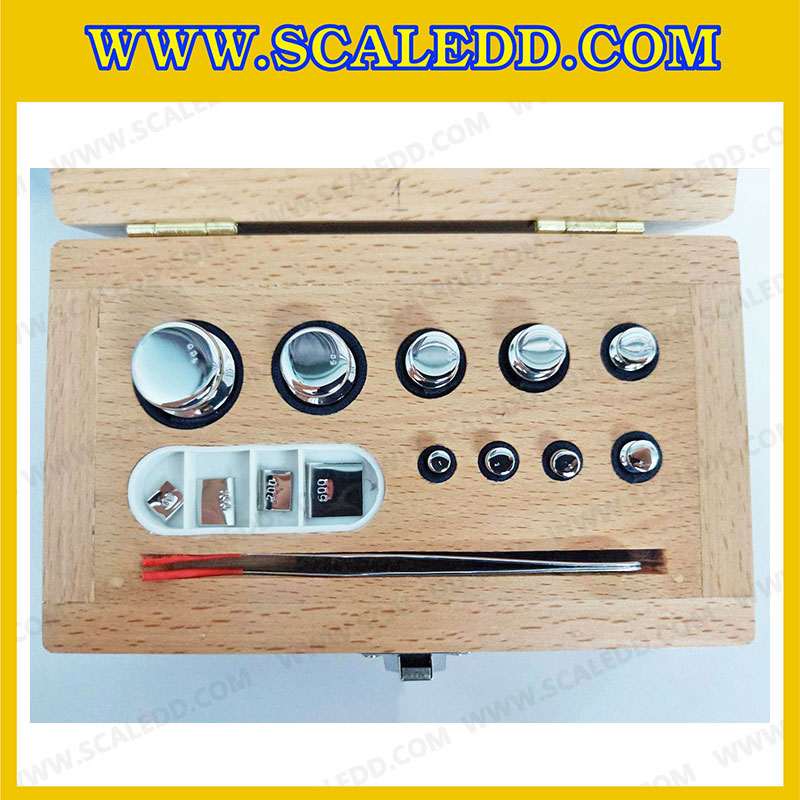 ตุ้มน้ำหนักสแตนเลสชุด 200g (Class F1) ชุดตุ้มน้ำหนักสแตนเลส 200g พร้อมกล่องไม้บุกำมะหยี่ ถุงมือ และผ้าเช็ดตุ้ม