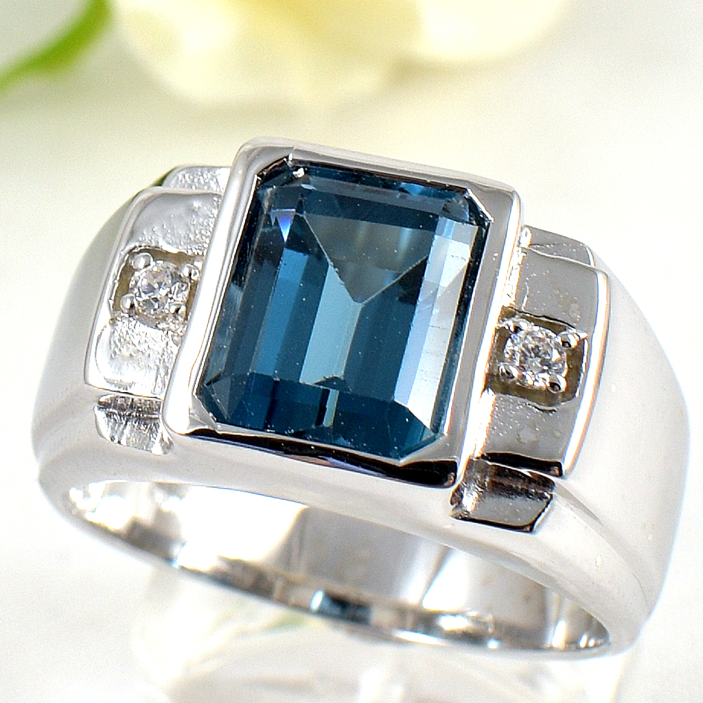 แหวนเงินแท้ราคาถูกชุบทองคำขาว ลอนดอนบลูโทปาซแท้ 4.65 กะรัต เพชรCZ 0.08 กะรัต งานประณีตสวยงาม สั่งผลิตค่ะ